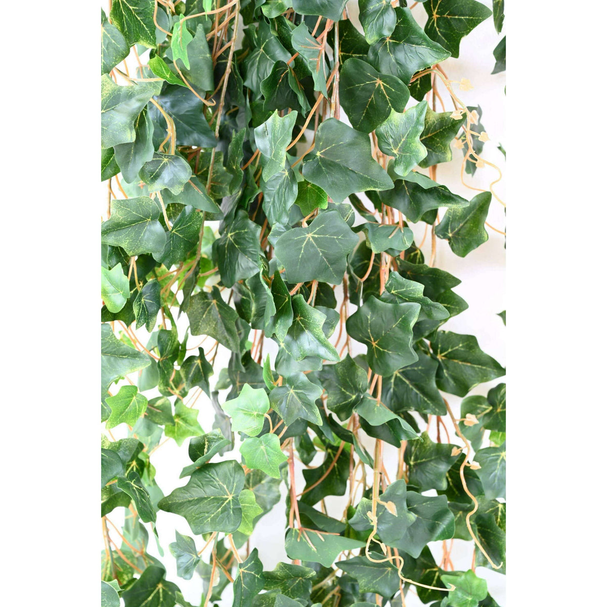 Feuillage artificiel chute de Lierre en piquet - 1039 feuilles artificielles - H.200cm vert - L6